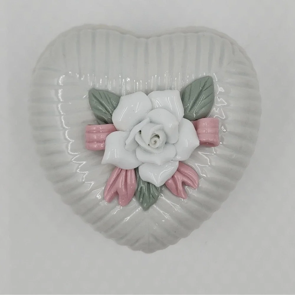 Porcelain Heart Trinket Box White Rose Pink Bow Ribbed Floral Jewelry Box